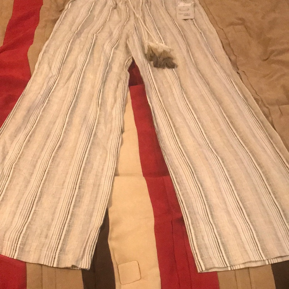 Wide leg pants